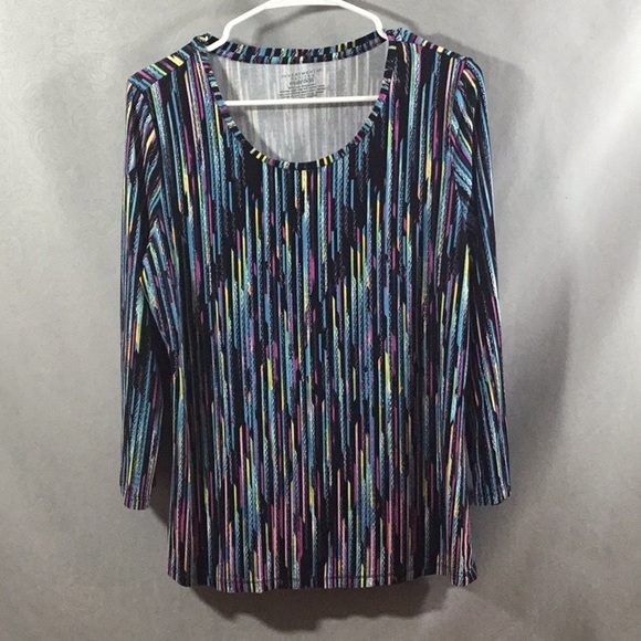 🔥Host Pick 💥Investments Petites Top - Picture 3 of 4